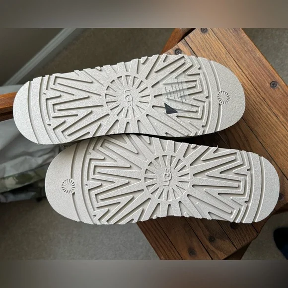 UGG Olive Suede Platform Tazz II Women's Slipper Muted Brass Size 10 New in box - Picture 10 of 11